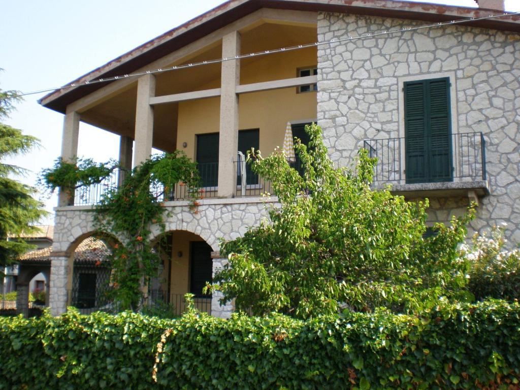Residenza Le Logge Aparthotel Torri Del Benaco Ngoại thất bức ảnh