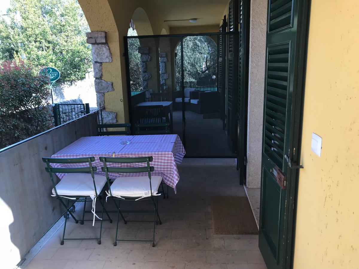 Residenza Le Logge Aparthotel Torri Del Benaco Ngoại thất bức ảnh
