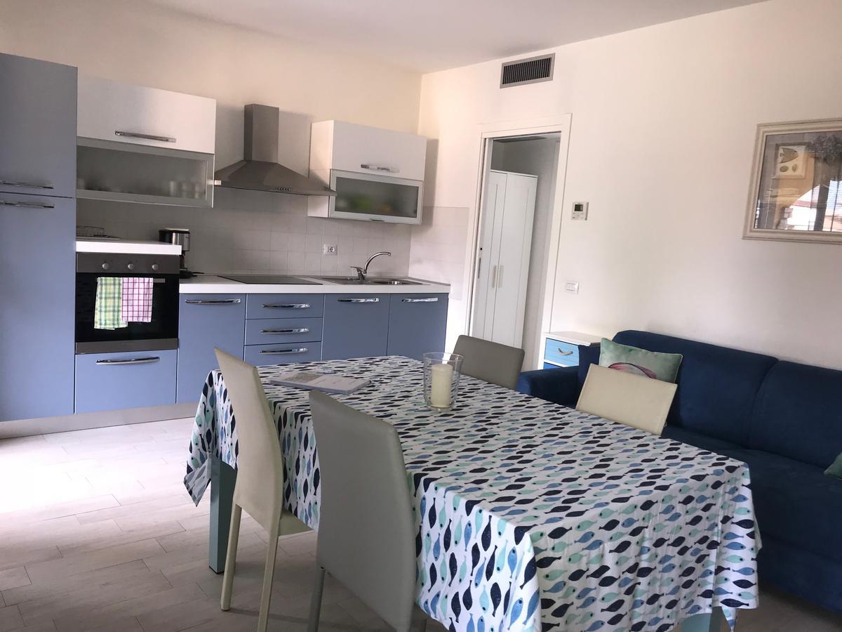 Residenza Le Logge Aparthotel Torri Del Benaco Ngoại thất bức ảnh