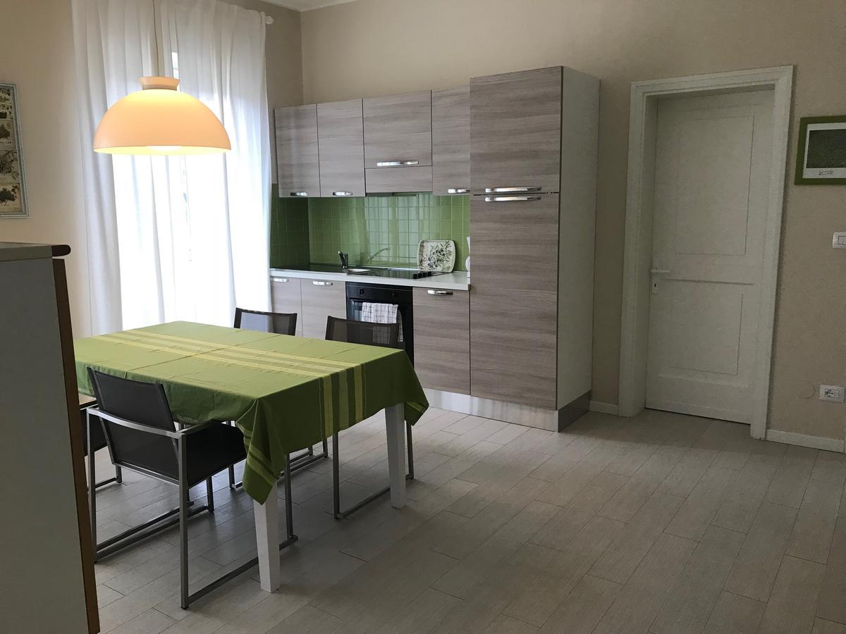 Residenza Le Logge Aparthotel Torri Del Benaco Ngoại thất bức ảnh